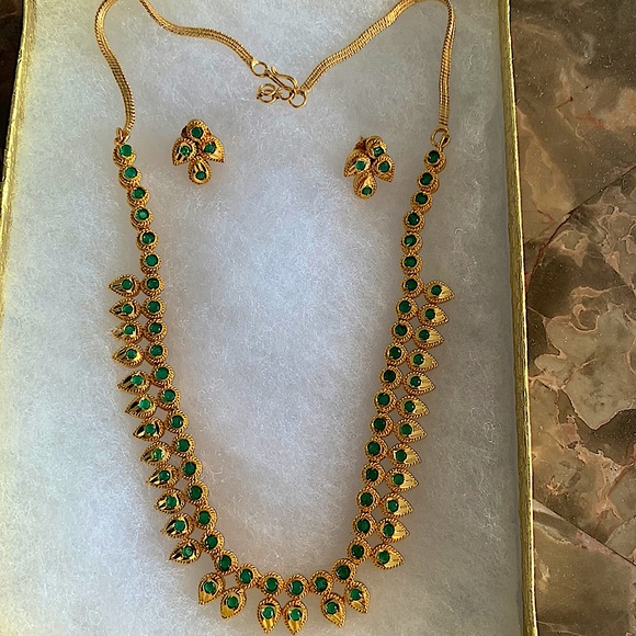 Gold plated Necklace set - Picture 1 of 4